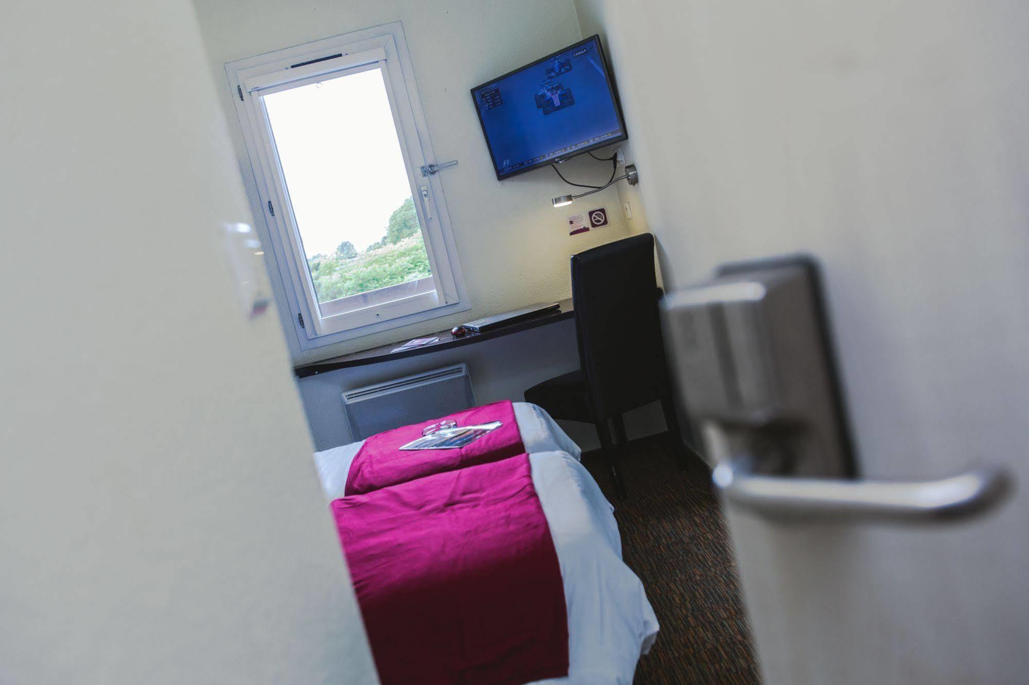 Akena De Clermont-creil Hotel 2*
